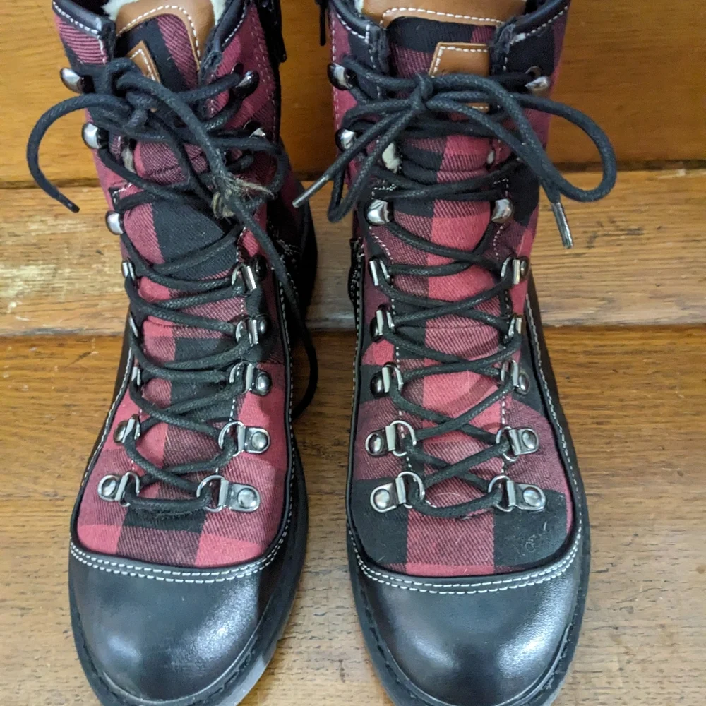 London Fog Black/Maroon Plaid Ankle Boots sz 8 Zip & Tie So Cute Very Good Cond! - Picture 1 of 11